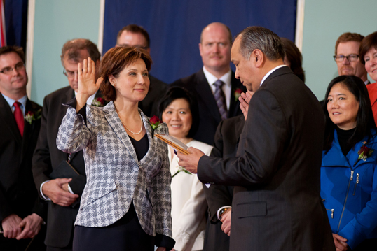 Prestation de serment de Christy Clark, Première Ministre de la C.-B., le 14 mars 2011. | Photo par la province de la Colombie-Britannique, Flickr