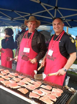 La barbecue de saumon, attraction incontournable du Coho festival.