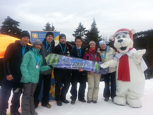L’équipe gagnante de l’édition 2014 qui s’est déroulée à Mount Seymour.  | Photo de Canadian Cancer Society