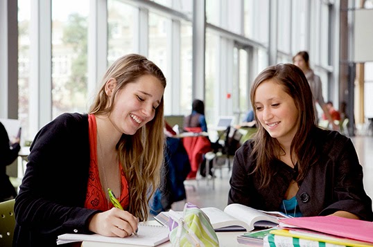 Une étudiante francophone en pleine épreuve. |  Photo de Concordia University