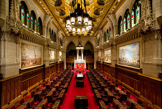 Vue intérieure du Sénat. | Photo par Saffron Blaze