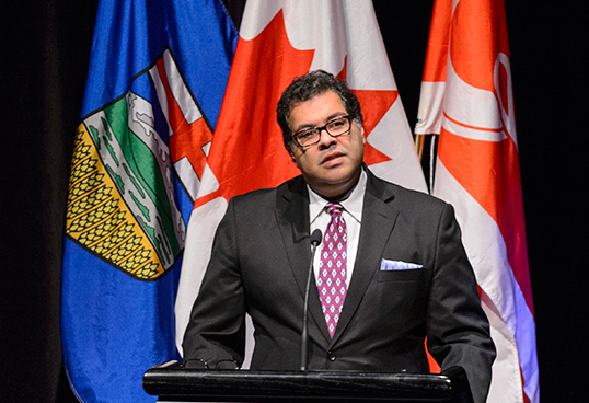 Naheed Nensi, maire de Calgary et un des conférenciers au colloque. | Photo du Gouvernement d’Alberta